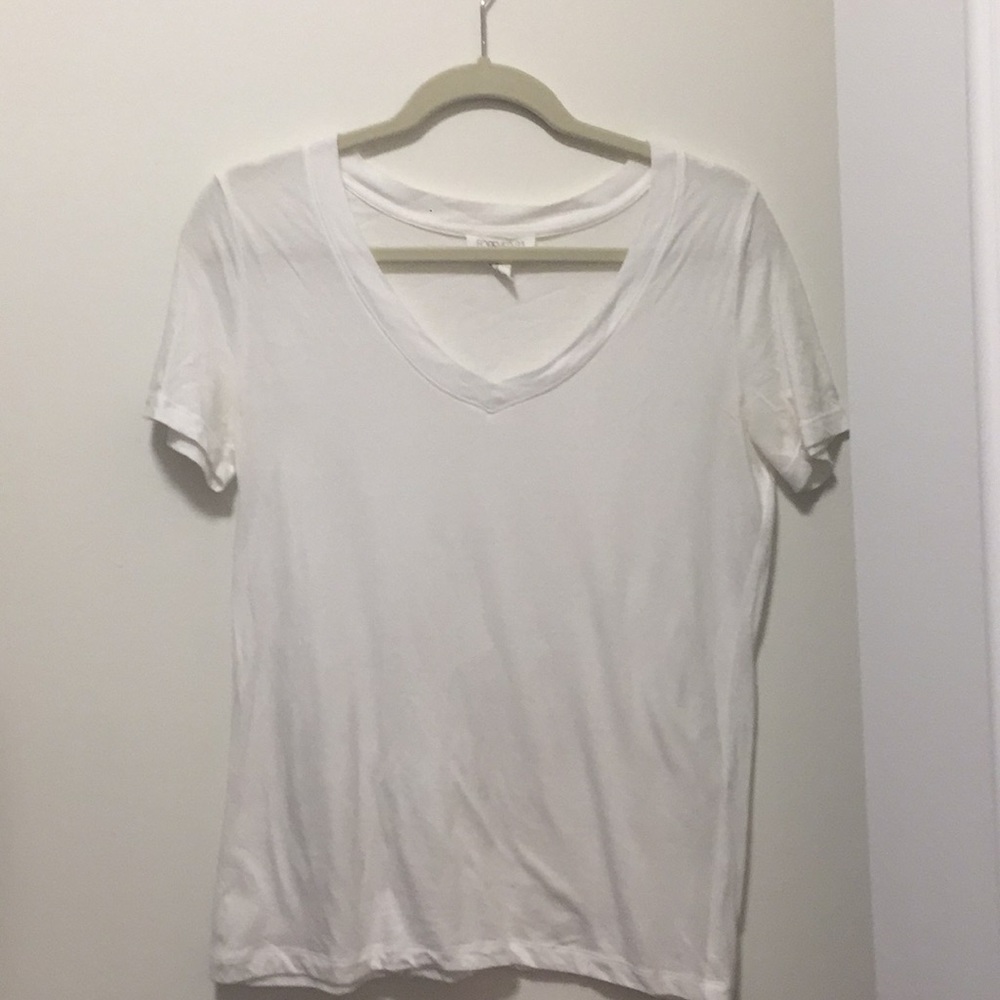 White shirt  basic v neck forever 21